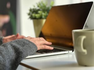 30代女性の肌荒れに在宅勤務が与える影響とは？